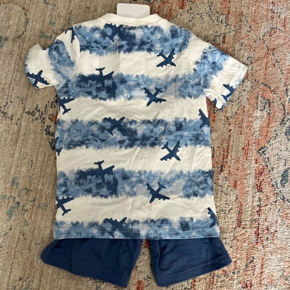Carters 5t short sleeve outfit with planes nwt - Picture 2 of 2